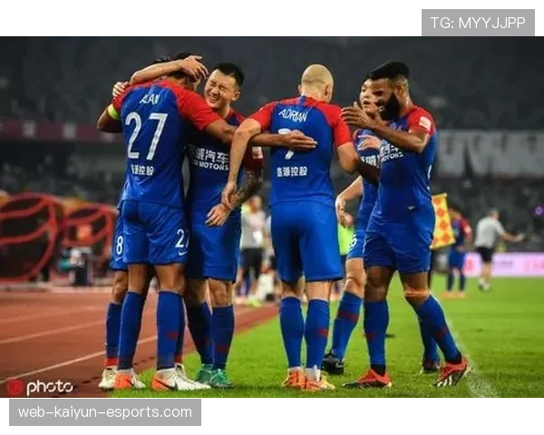 越位判定细节拆解：什么时候裁判才会吹哨停止比赛