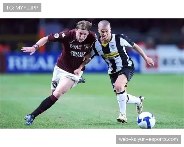 足球规则中合法冲撞的判罚标准与常见误区解析